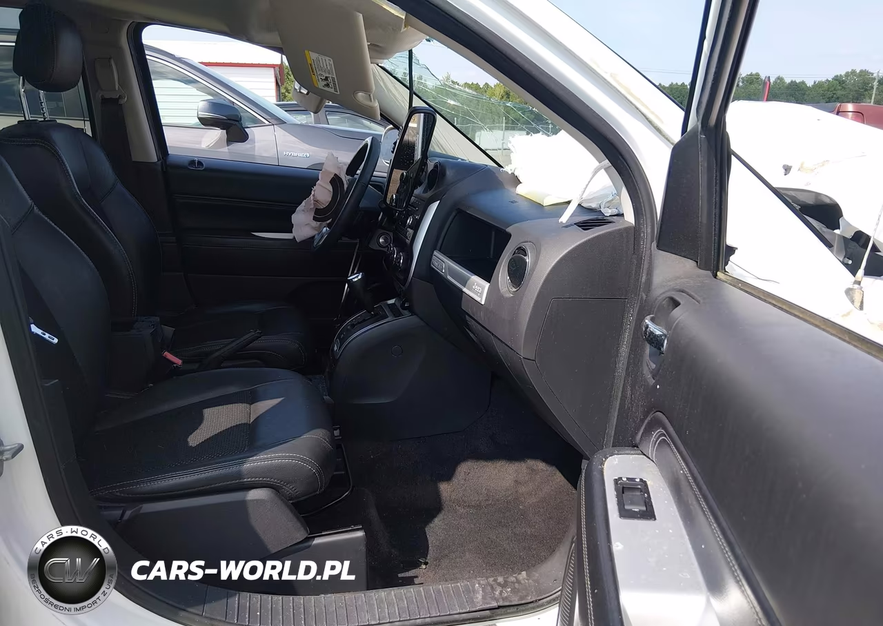 2017 Jeep Compass Latitude VIN:1C4NJCEA0HD212889 - 5