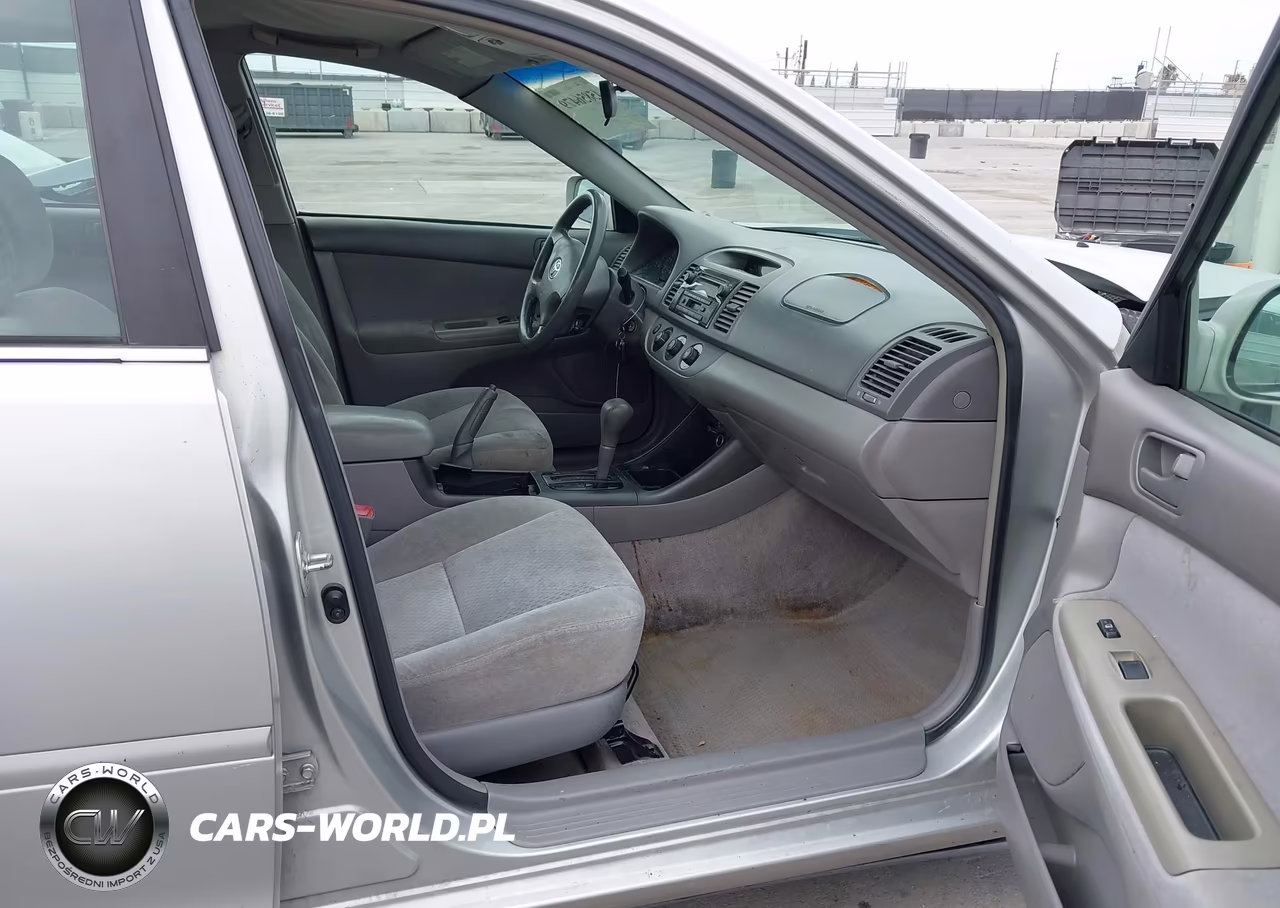 2004 Toyota Camry Le VIN:4T1BE32K14U300666 - 5