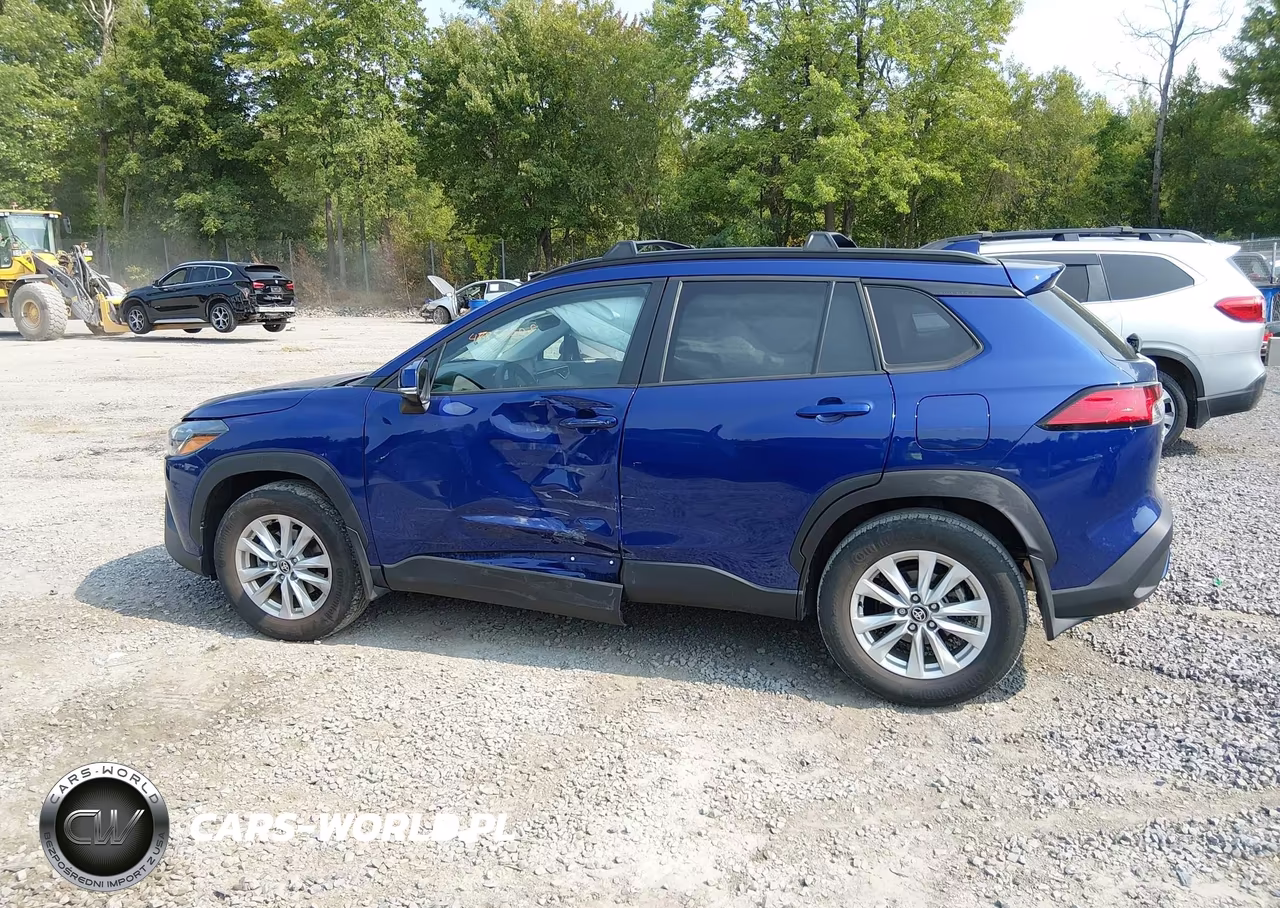 2022 Toyota Corolla Cross Le VIN:7MUCAABG2NV037104 - 14