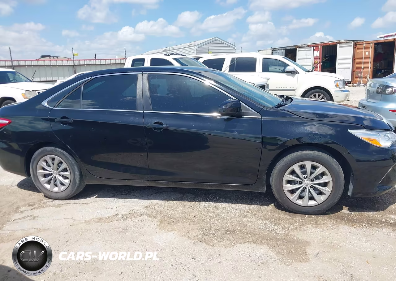 2015 Toyota Camry Le VIN:4T4BF1FK4FR484277 - 13