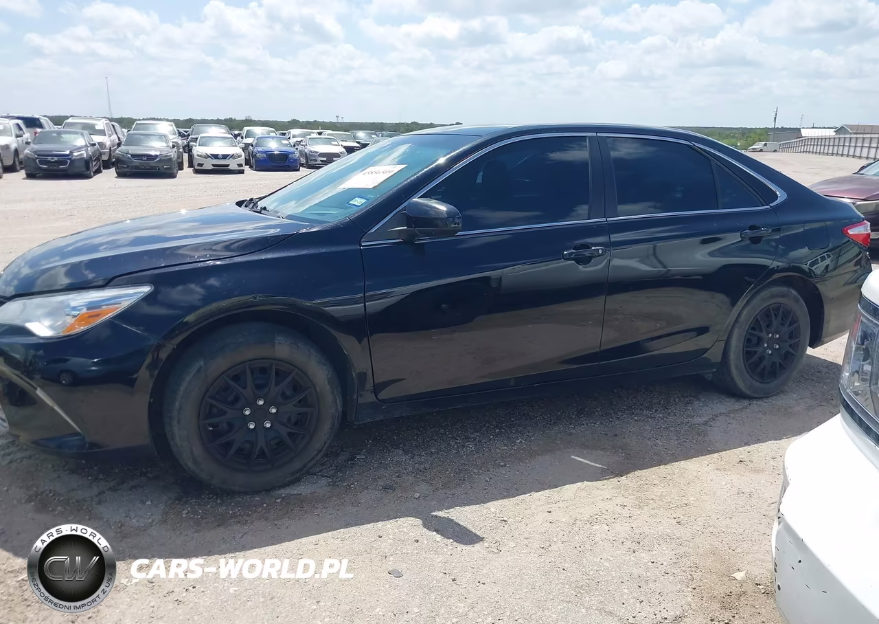 2015 Toyota Camry Le VIN:4T4BF1FK4FR484277 - 14