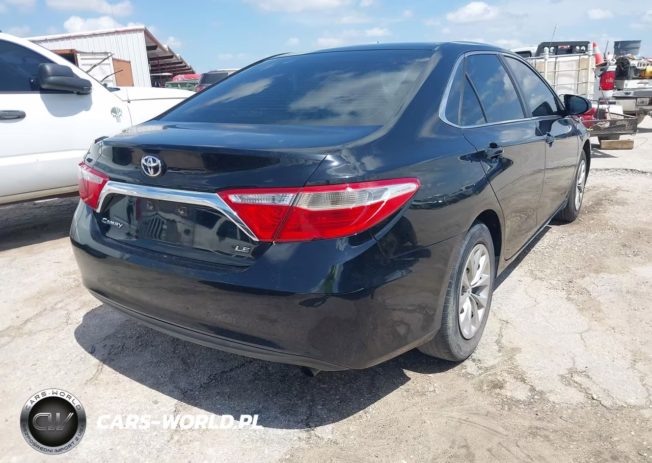 2015 Toyota Camry Le VIN:4T4BF1FK4FR484277 - 4