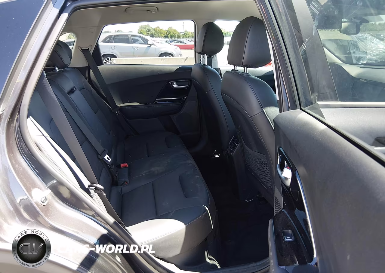 2019 Kia Niro S Touring VIN:KNDCC3LC8K5253293 - 8