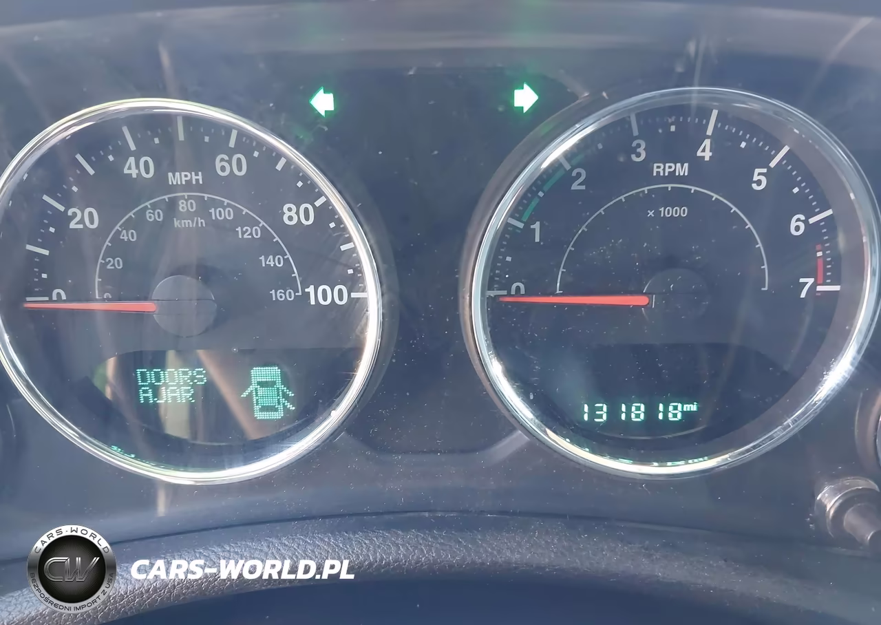 2017 Jeep Wrangler Unlimited Sport VIN:1C4BJWDG9HL520255 - 7