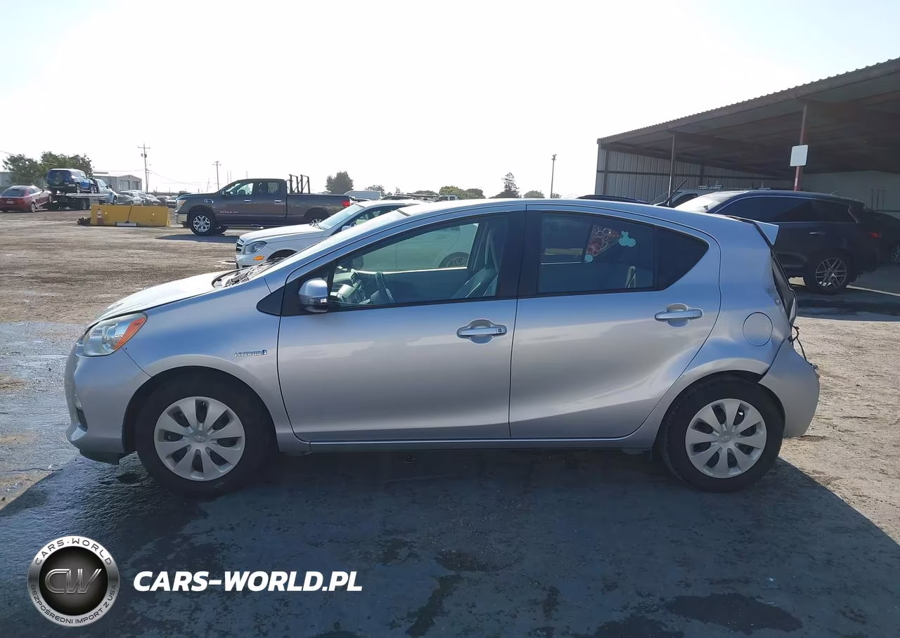 2014 Toyota Prius C One VIN:JTDKDTB35E1075896 - 15