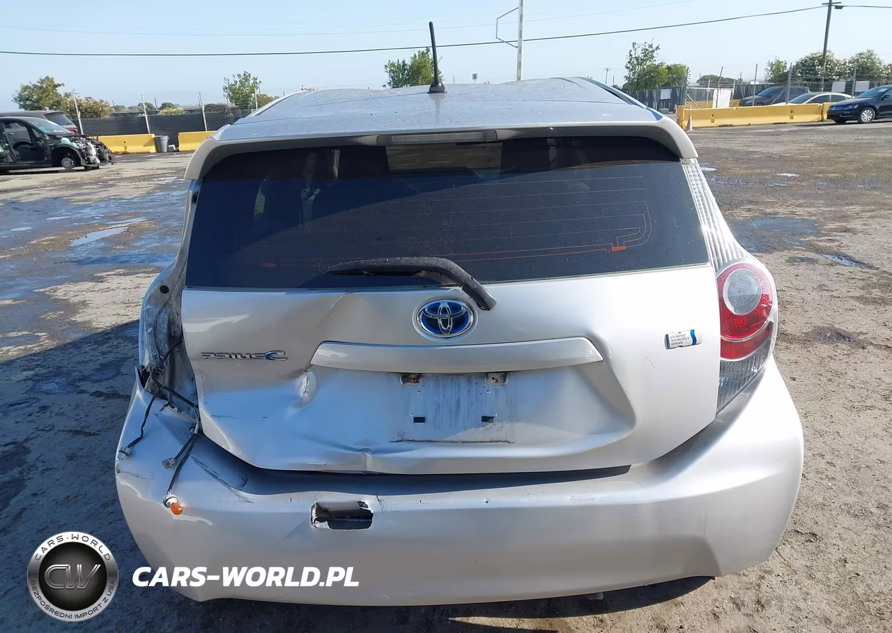 2014 Toyota Prius C One VIN:JTDKDTB35E1075896 - 17