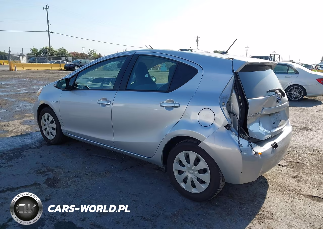 2014 Toyota Prius C One VIN:JTDKDTB35E1075896 - 3
