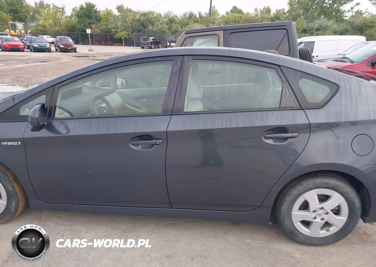 2011 Toyota Prius Three VIN:JTDKN3DU9B1392370 - 14