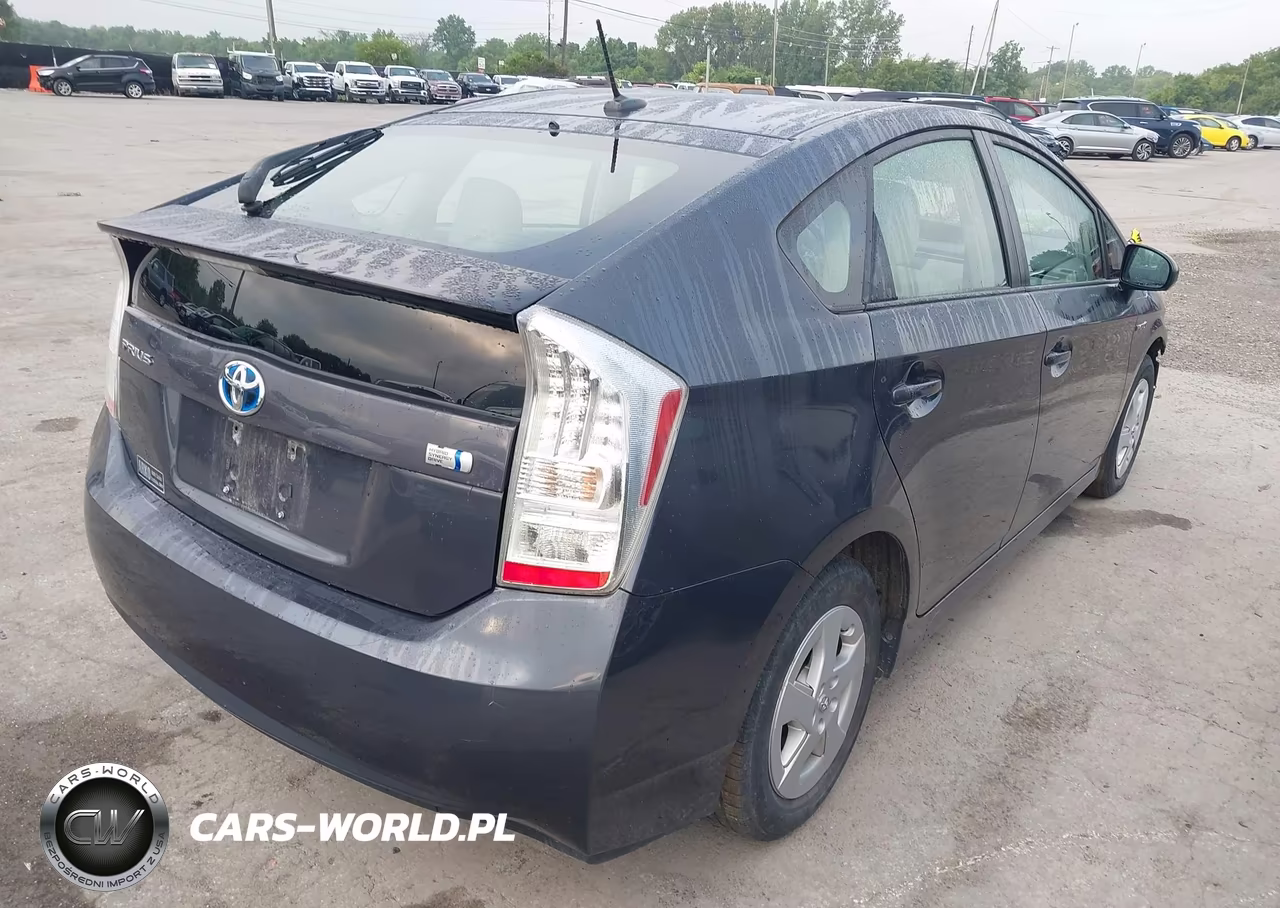 2011 Toyota Prius Three VIN:JTDKN3DU9B1392370 - 4