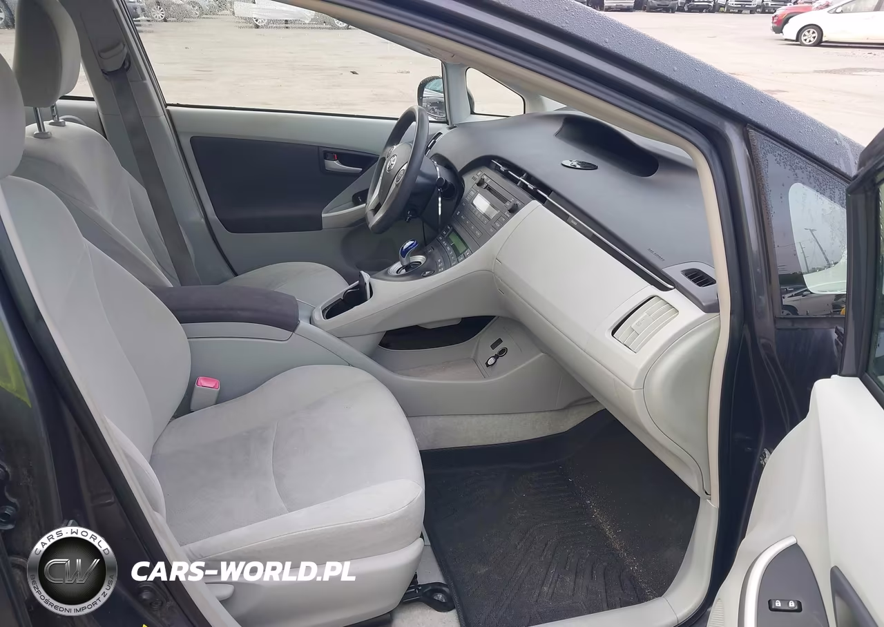 2011 Toyota Prius Three VIN:JTDKN3DU9B1392370 - 5