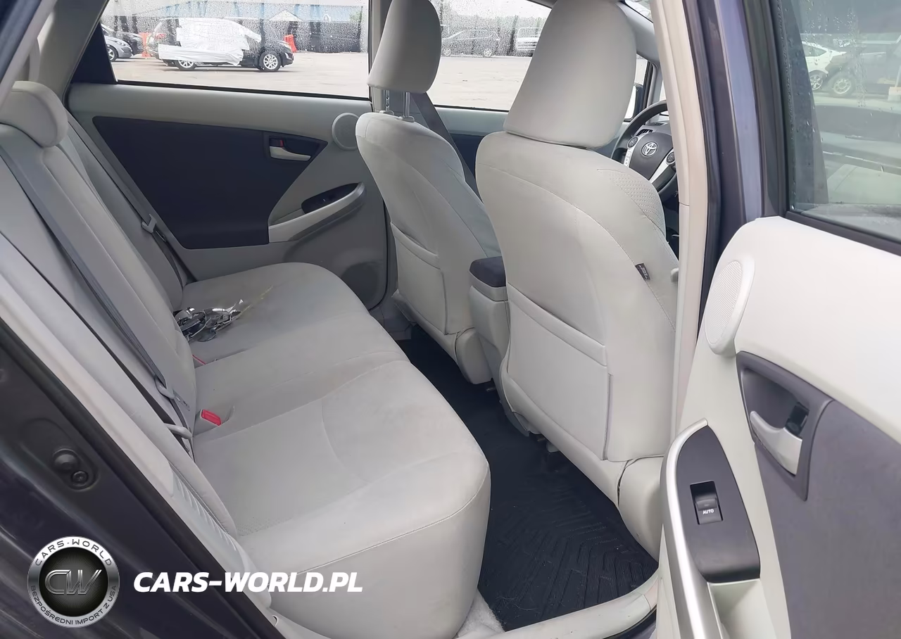 2011 Toyota Prius Three VIN:JTDKN3DU9B1392370 - 8