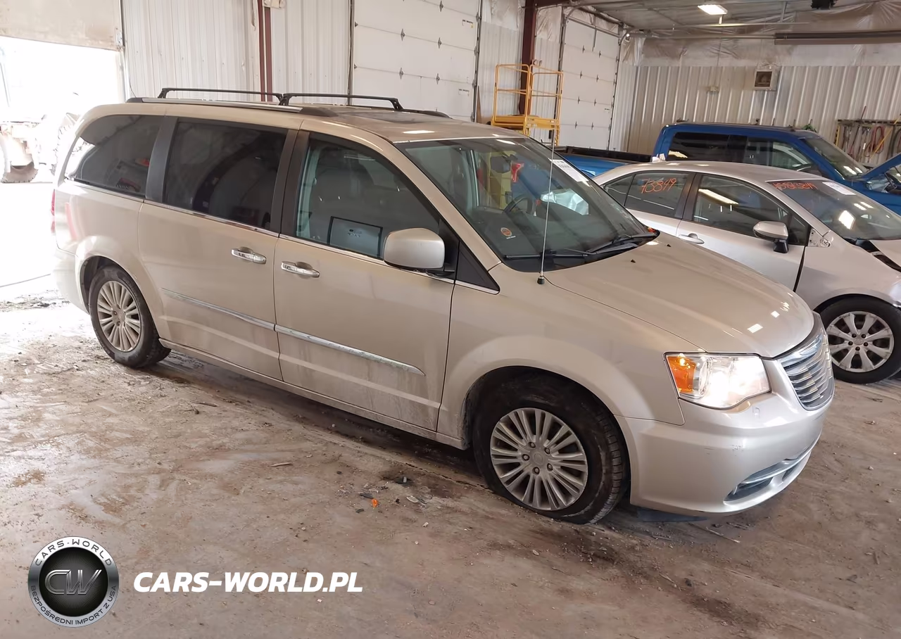 2015 Chrysler Town & Country Premium – zdjęcie 1 z 16