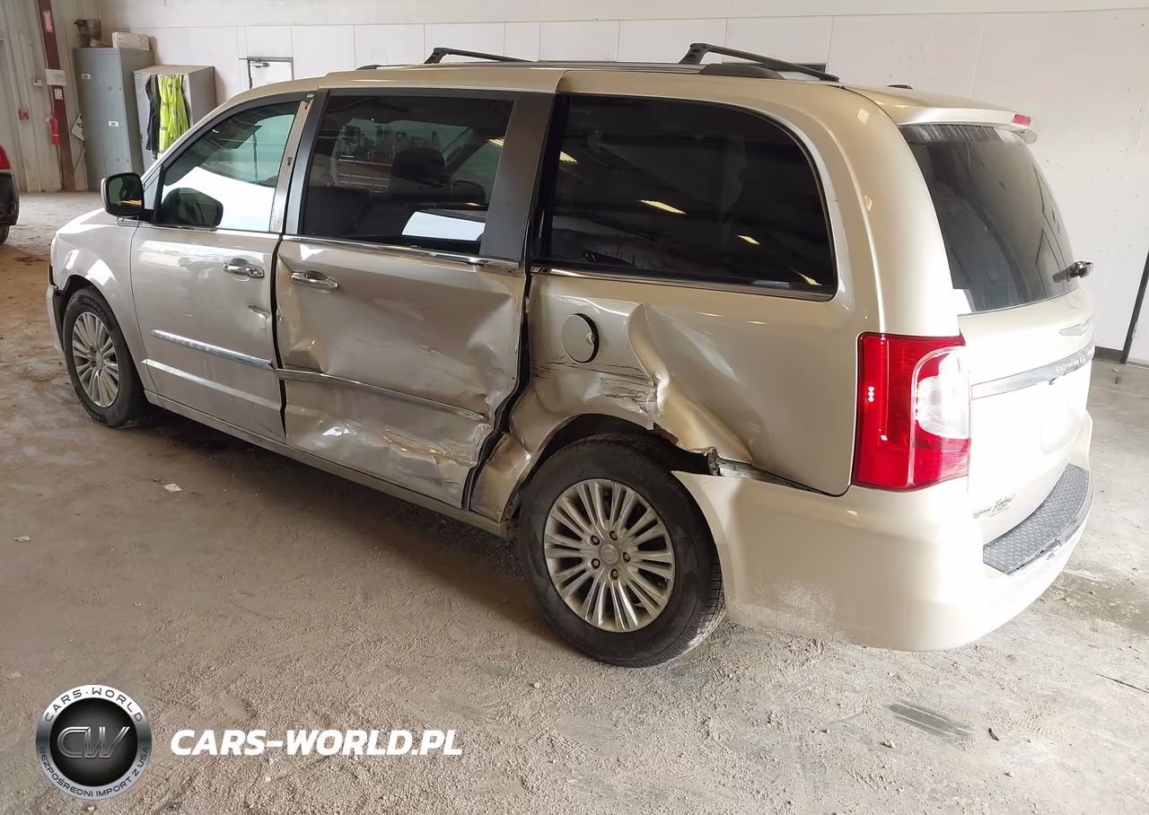 2015 Chrysler Town & Country Premium VIN:2C4RC1JG9FR738975 - 3