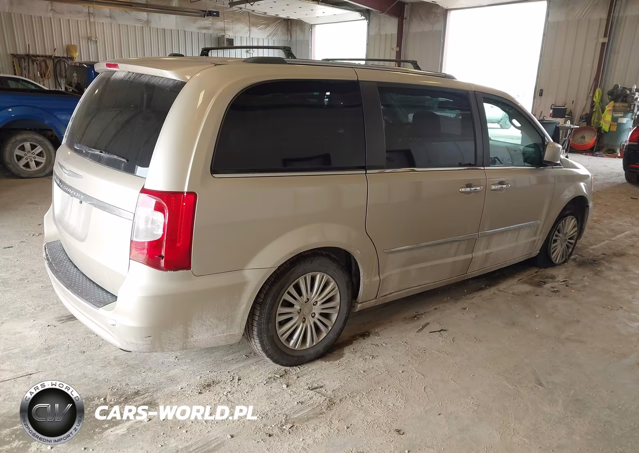 2015 Chrysler Town & Country Premium VIN:2C4RC1JG9FR738975 - 4