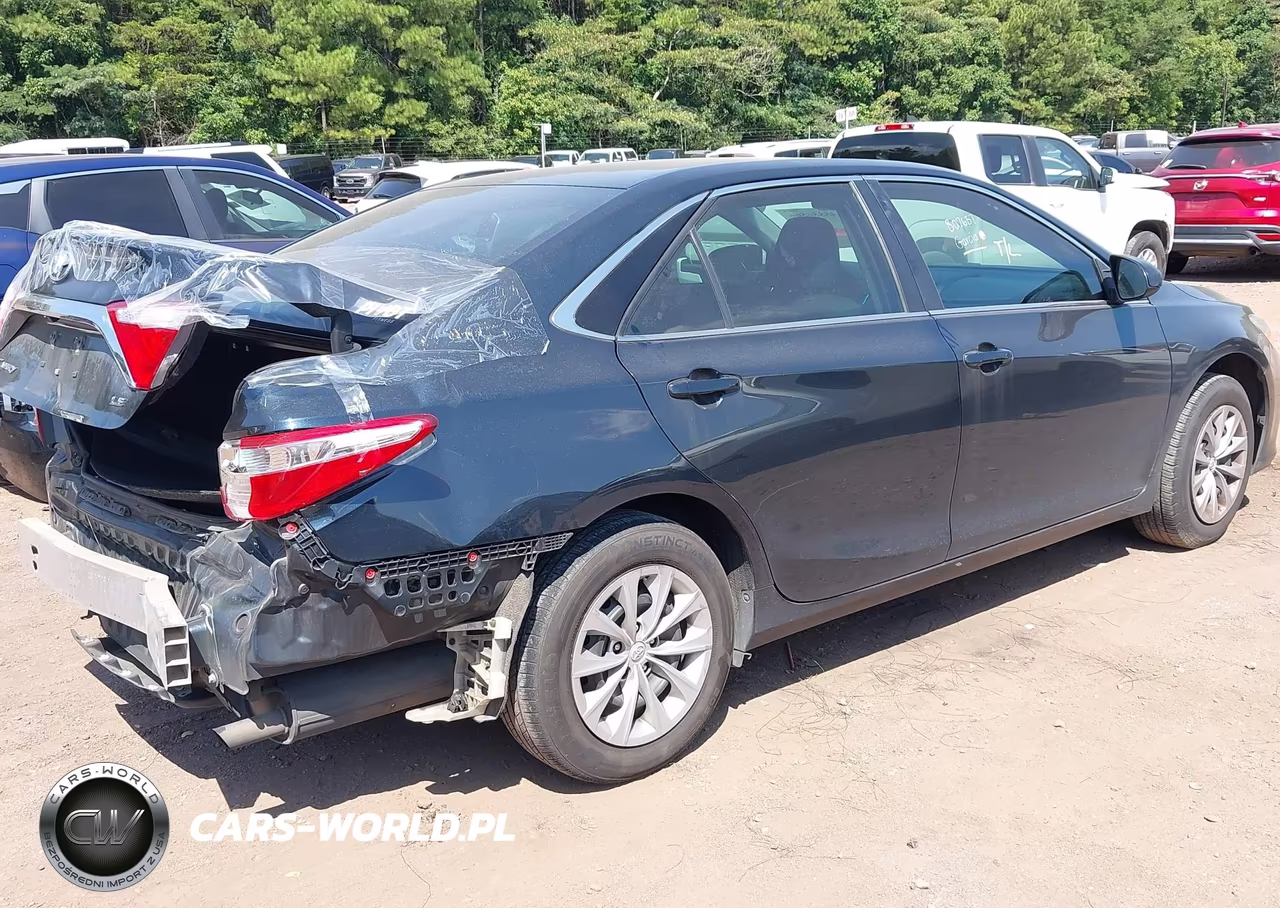 2017 Toyota Camry Le VIN:4T1BF1FK5HU678202 - 4