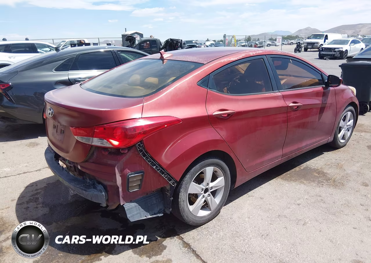 2013 Hyundai Elantra Gls VIN:5NPDH4AE9DH341563 - 4