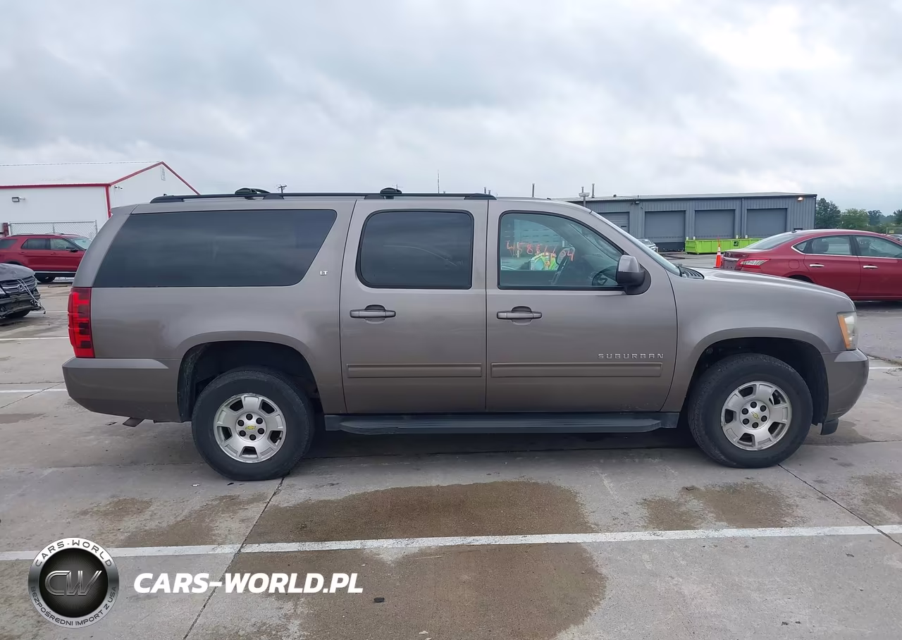 2011 Chevrolet Suburban Lt VIN:1GNSKJE34BR389131 - 13