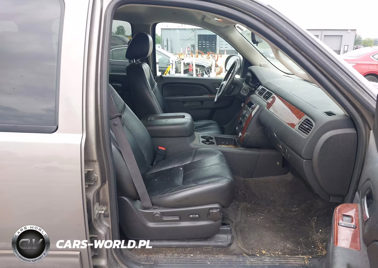 2011 Chevrolet Suburban Lt VIN:1GNSKJE34BR389131 - 5
