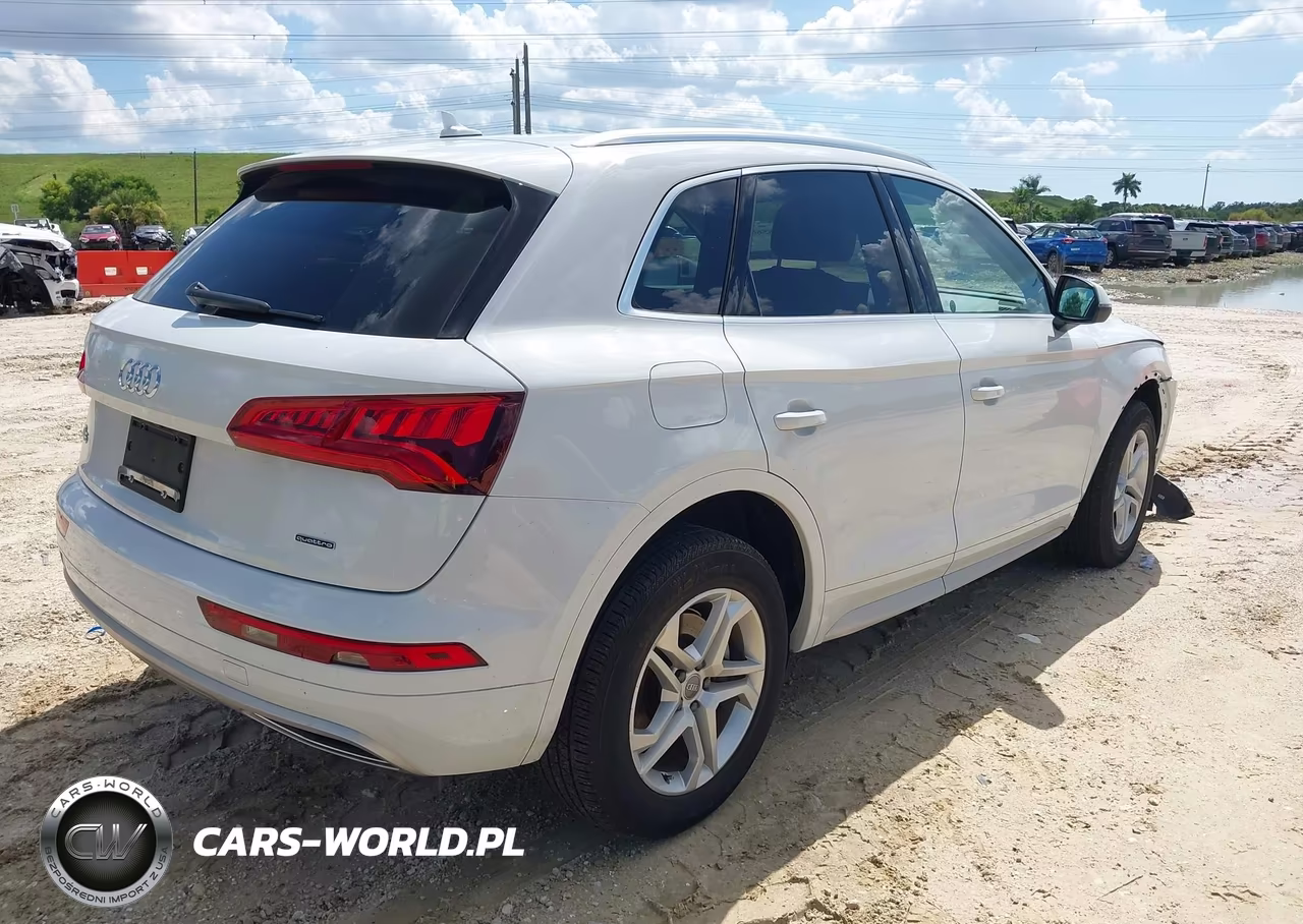 2019 Audi Q5 Premium VIN:WA1ANAFY3K2054418 - 4