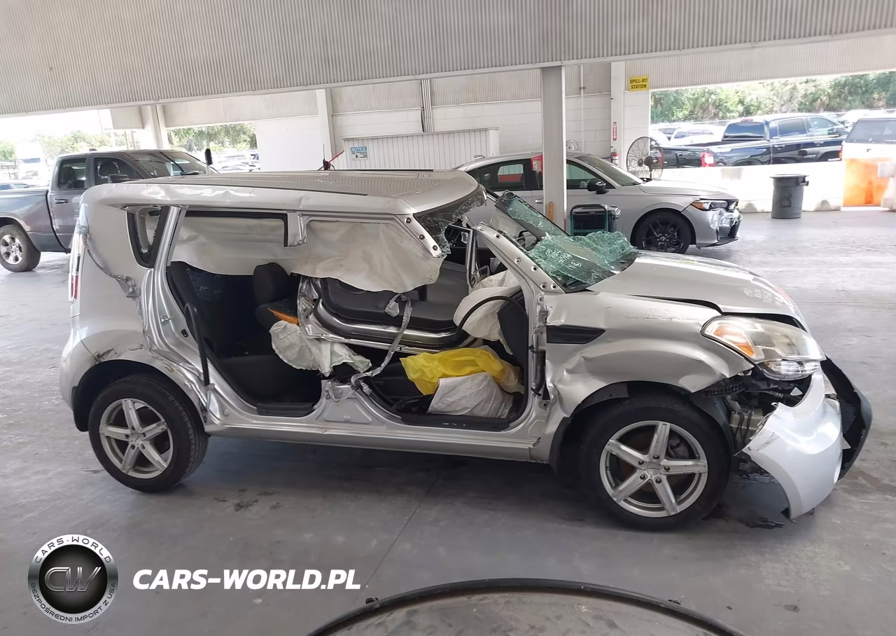 2010 Kia Soul + VIN:KNDJT2A27A7033173 - 13
