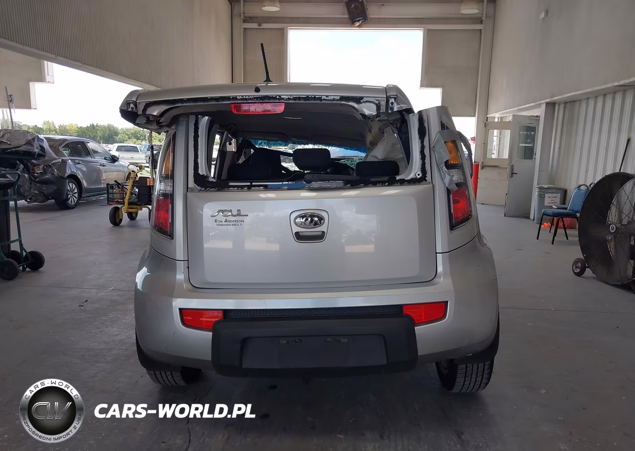 2010 Kia Soul + VIN:KNDJT2A27A7033173 - 16