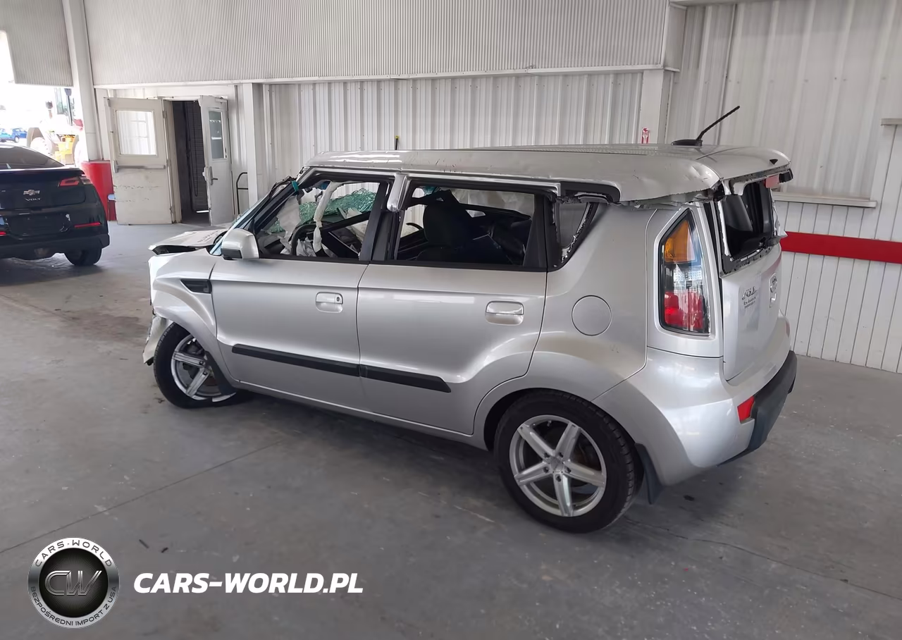 2010 Kia Soul + VIN:KNDJT2A27A7033173 - 3