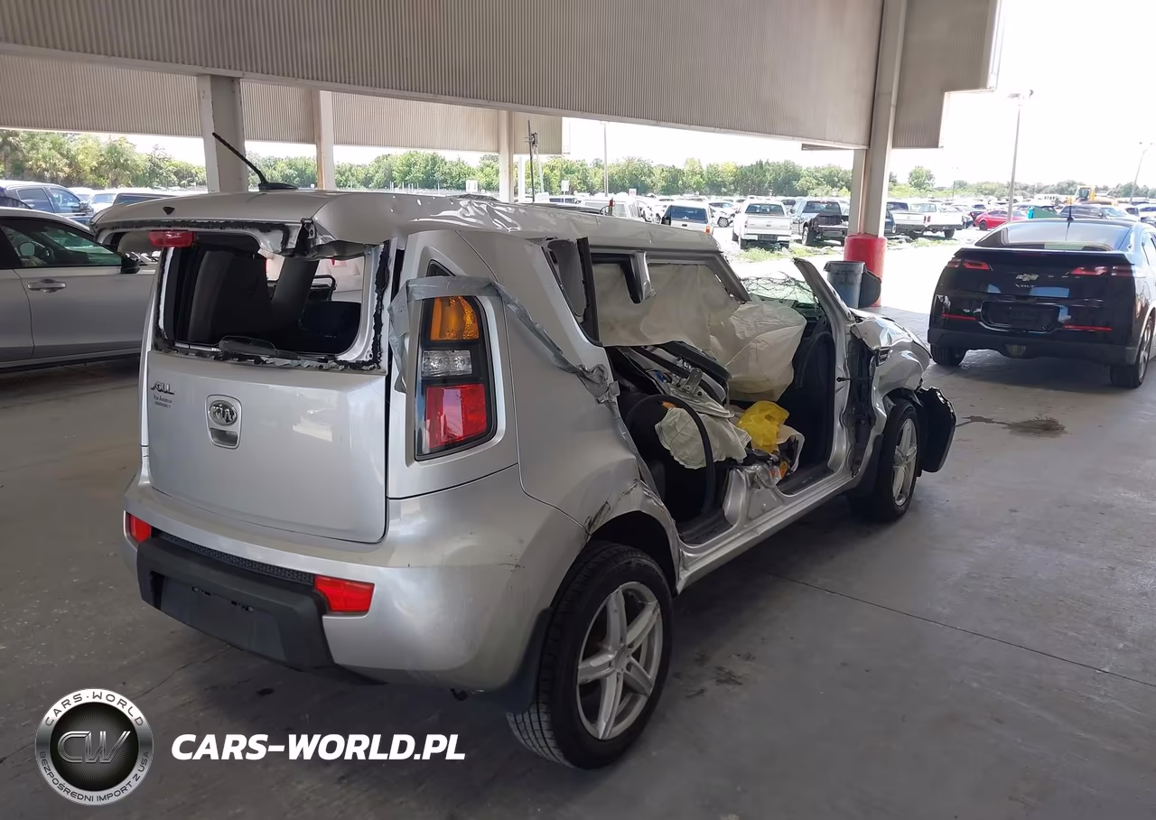 2010 Kia Soul + VIN:KNDJT2A27A7033173 - 4