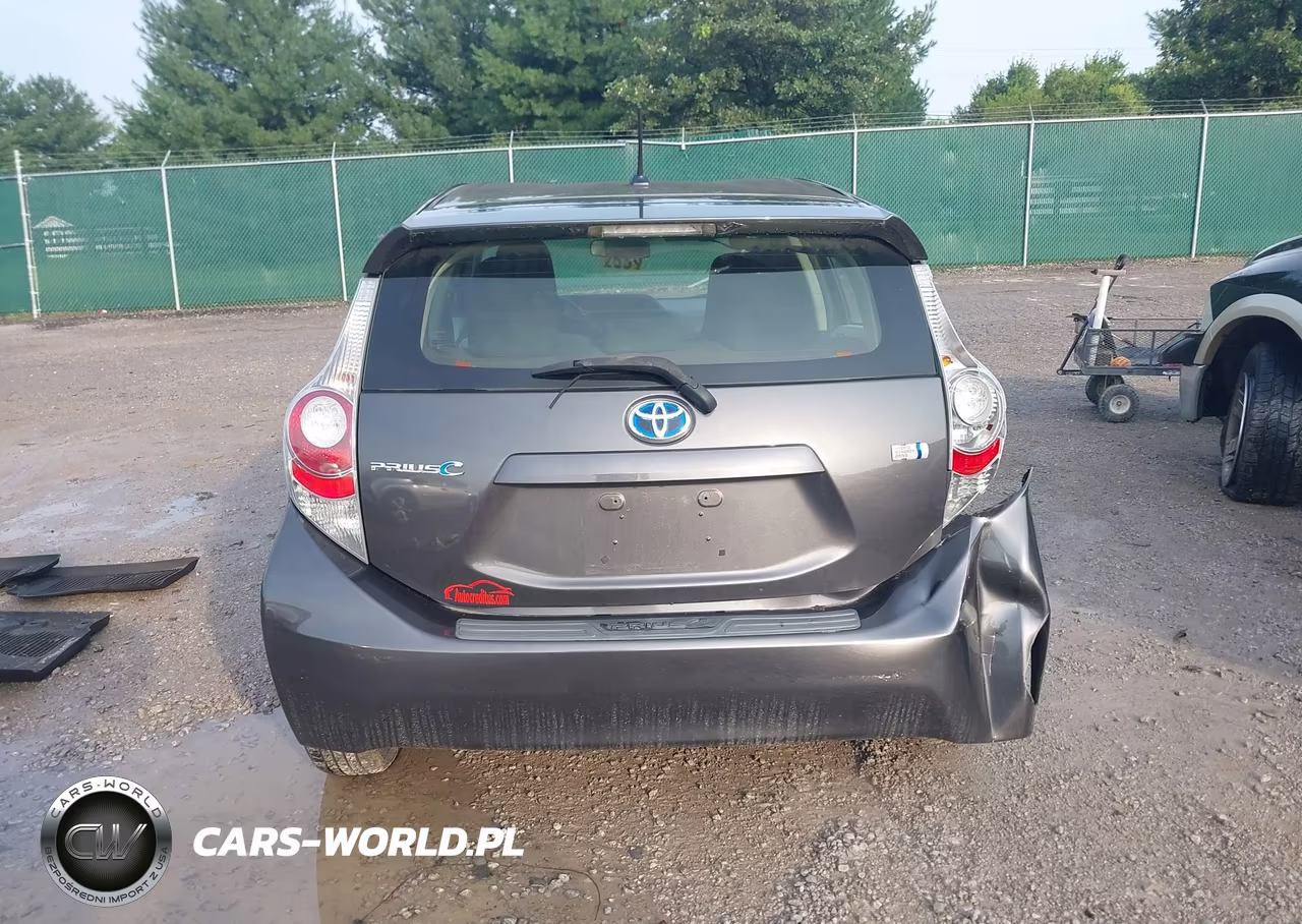2014 Toyota Prius C One VIN:JTDKDTB30E1558115 - 16