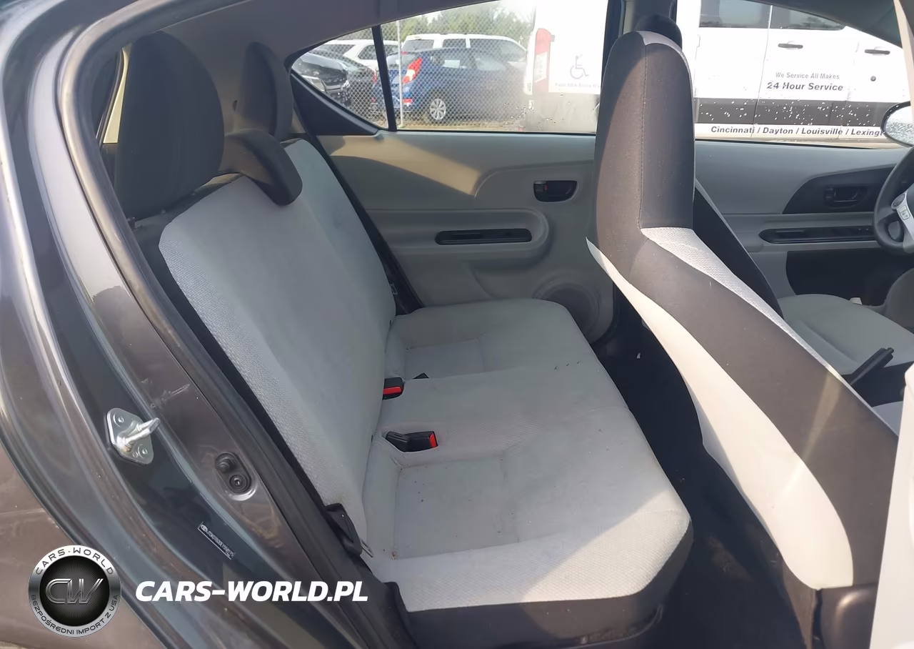 2014 Toyota Prius C One VIN:JTDKDTB30E1558115 - 8