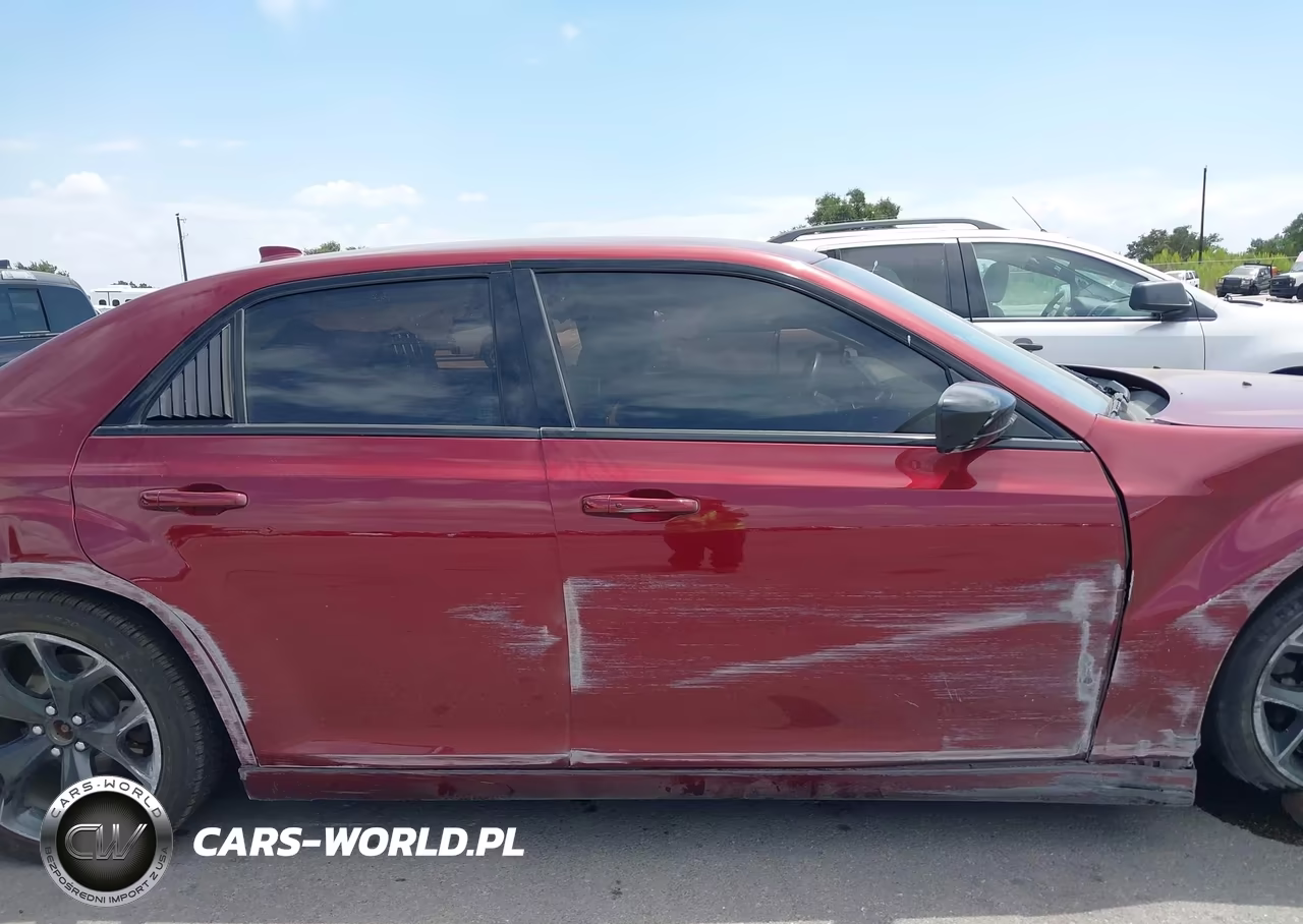 2021 Chrysler 300 Touring VIN:2C3CCAAG1MH505203 - 13