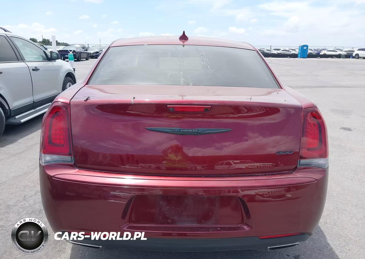 2021 Chrysler 300 Touring VIN:2C3CCAAG1MH505203 - 16