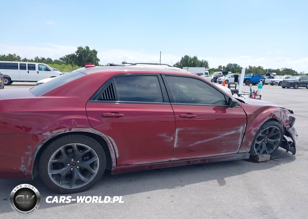 2021 Chrysler 300 Touring VIN:2C3CCAAG1MH505203 - 17