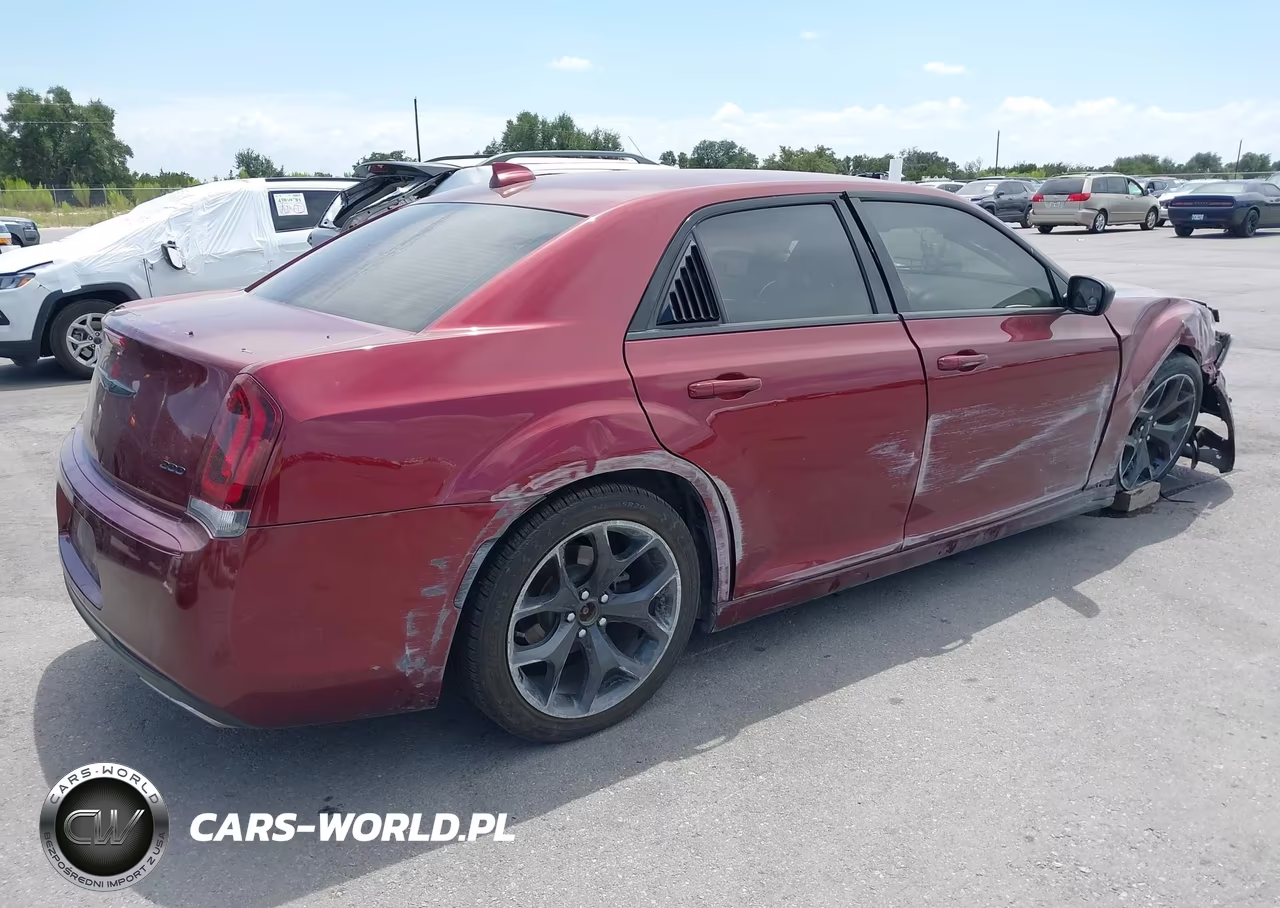 2021 Chrysler 300 Touring VIN:2C3CCAAG1MH505203 - 4