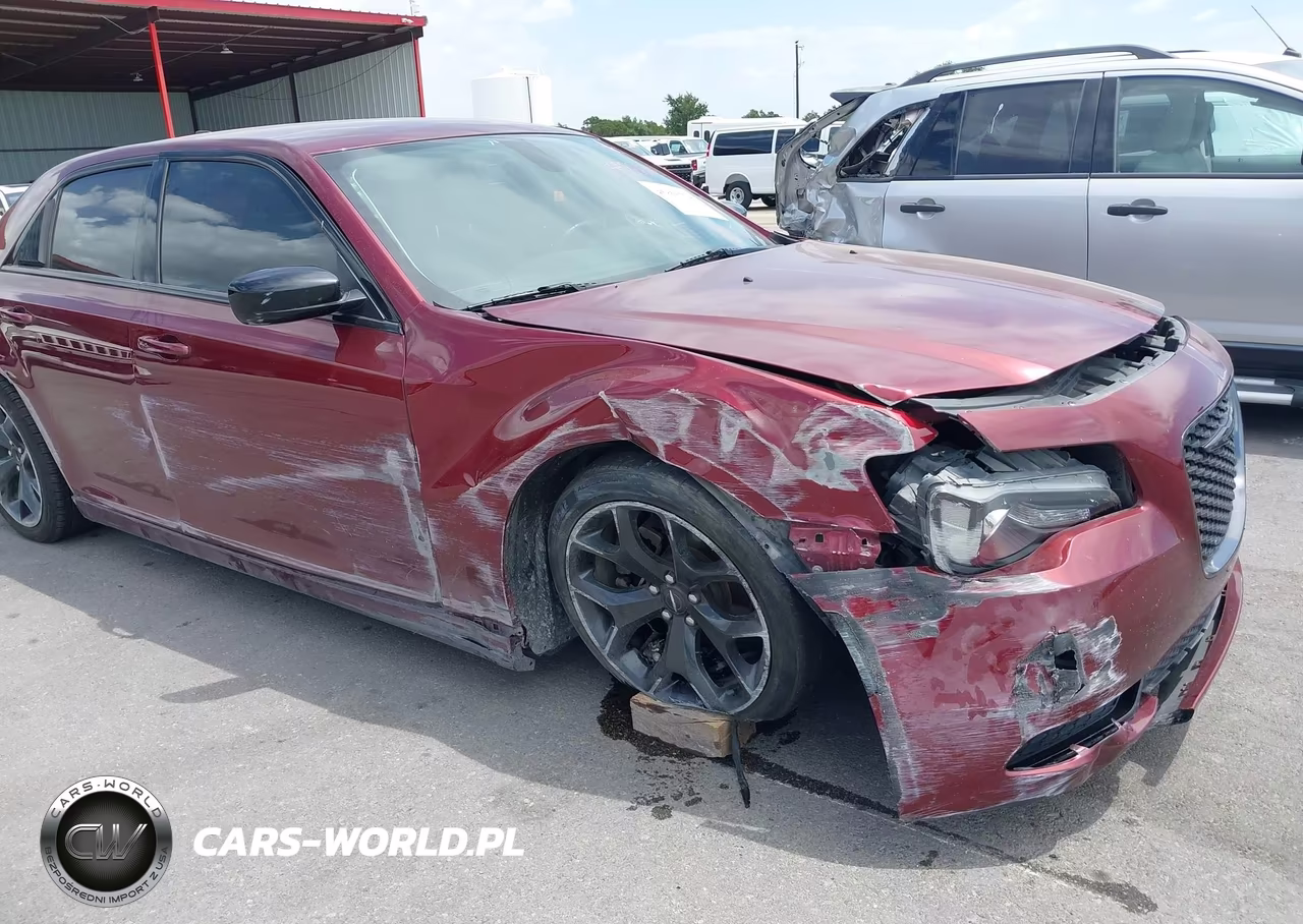 2021 Chrysler 300 Touring VIN:2C3CCAAG1MH505203 - 6
