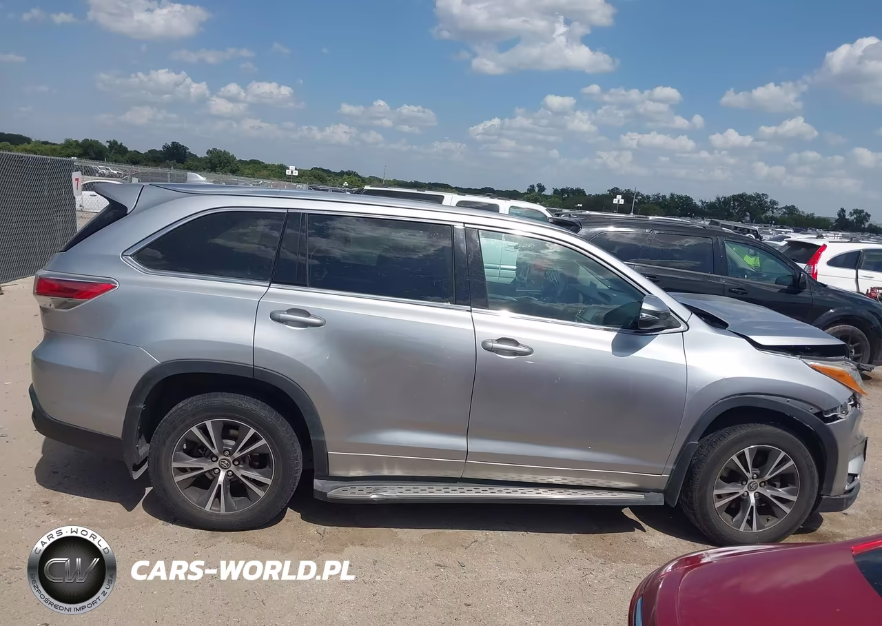 2016 Toyota Highlander Xle V6 VIN:5TDKKRFHXGS507340 - 13