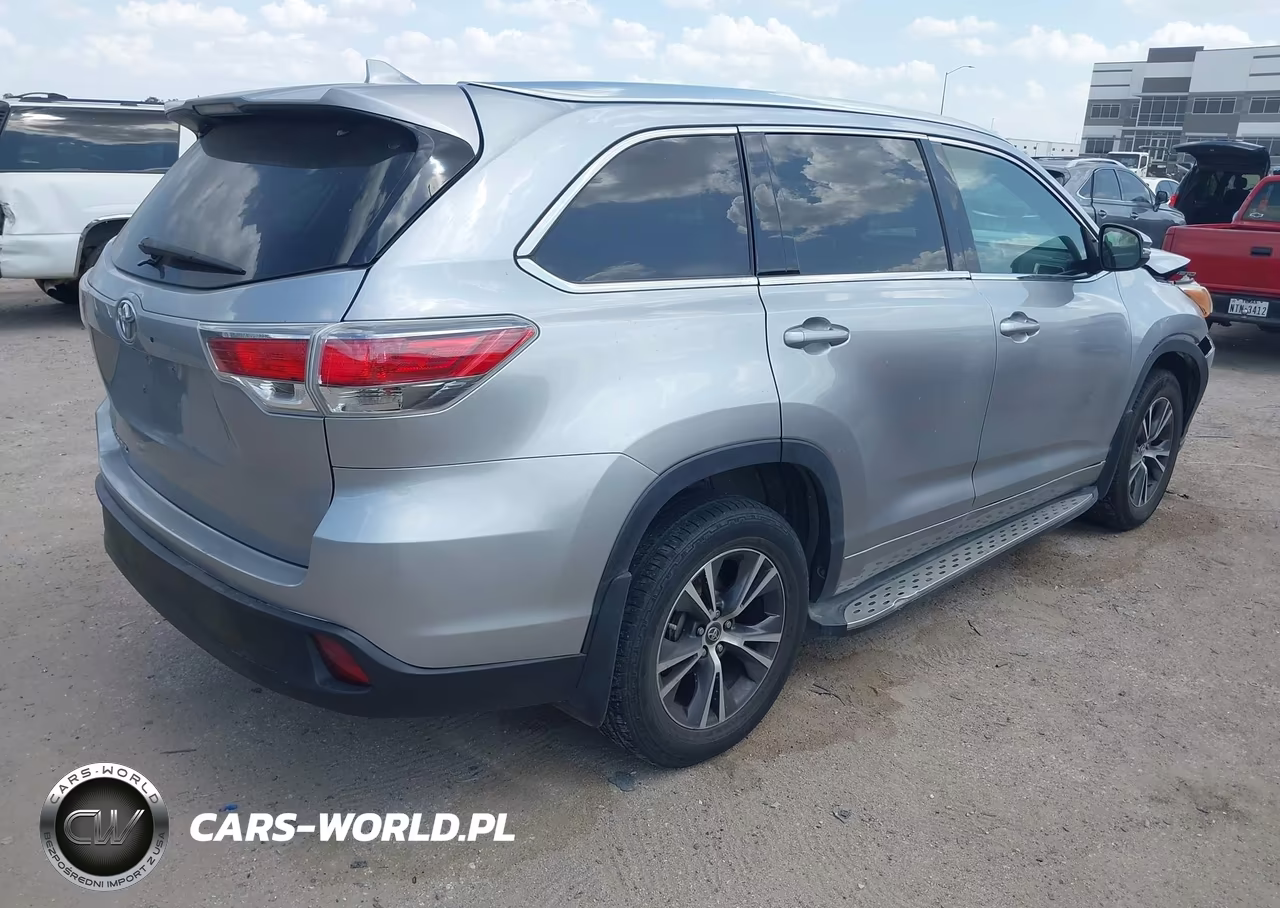 2016 Toyota Highlander Xle V6 VIN:5TDKKRFHXGS507340 - 4