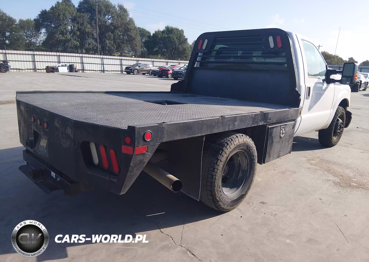 2016 Ford F-350 Chassis Xl VIN:1FDRF3GT3GEA74576 - 4