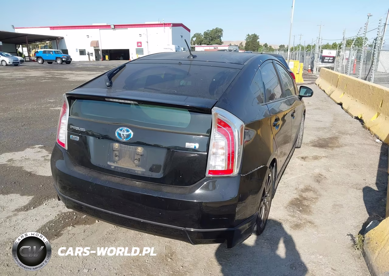 2015 Toyota Prius Three VIN:JTDKN3DU5F1934974 - 4