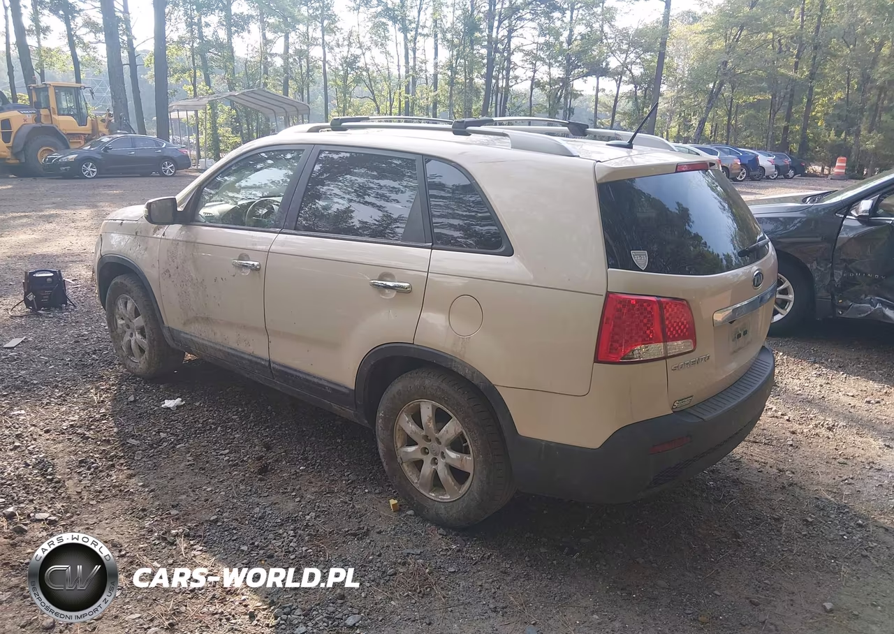 2012 Kia Sorento Lx VIN:5XYKT3A69CG209174 - 3