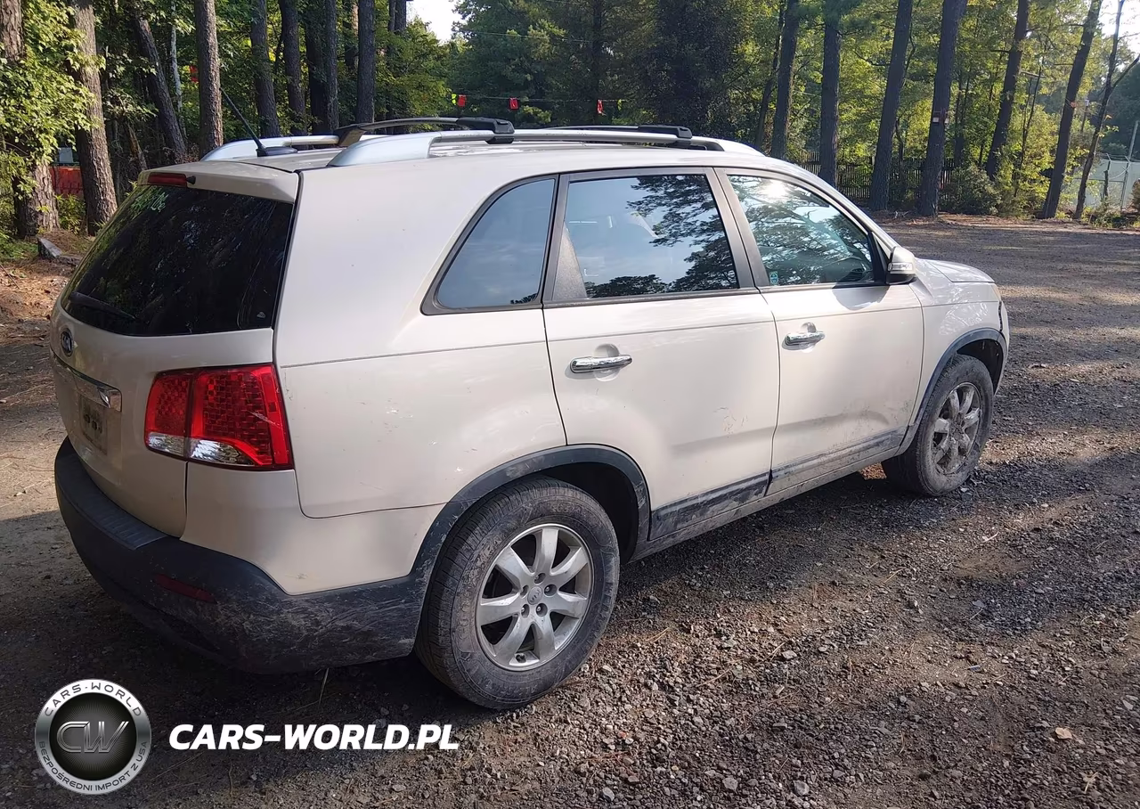 2012 Kia Sorento Lx VIN:5XYKT3A69CG209174 - 4