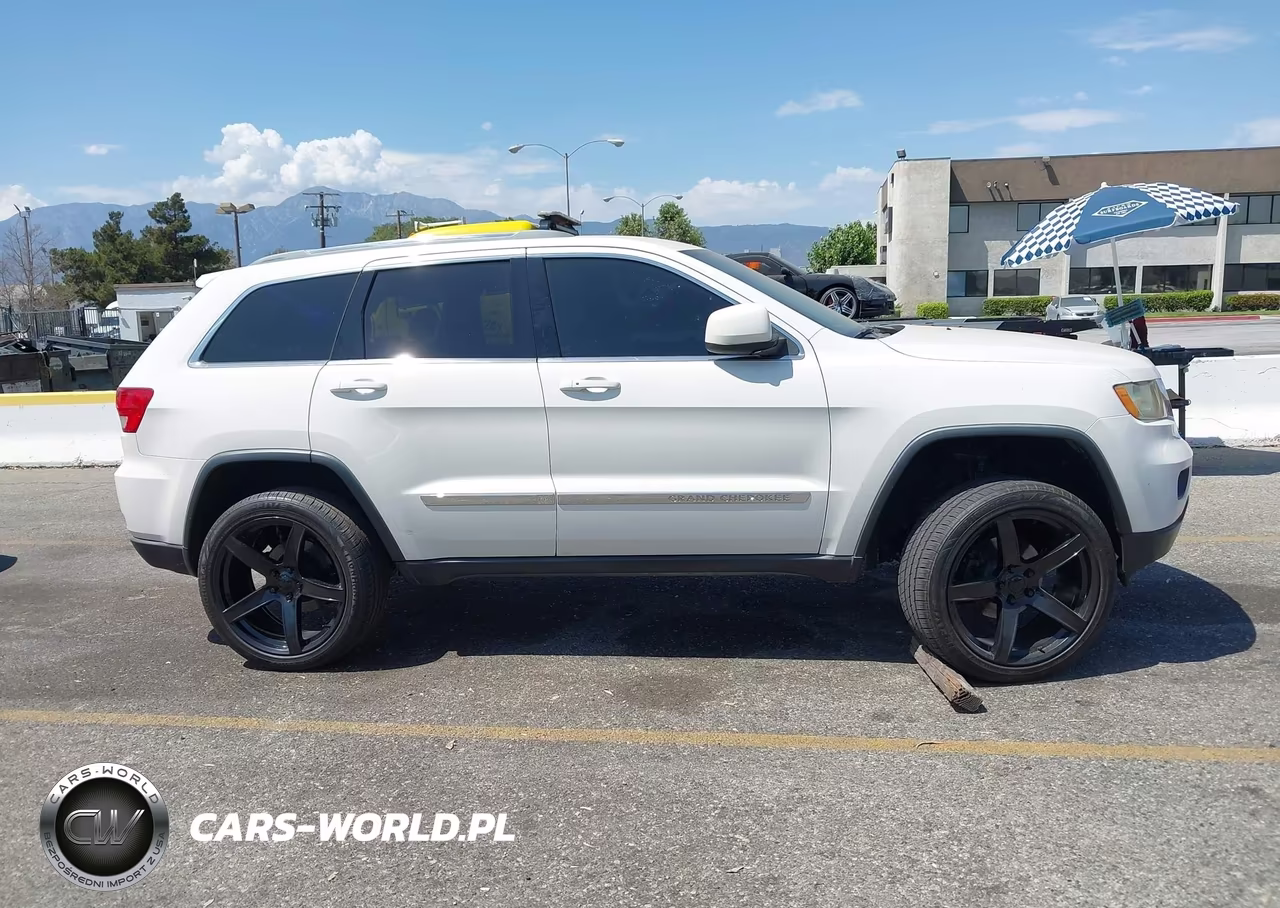 2012 Jeep Grand Cherokee Laredo VIN:1C4RJEAG3CC239977 - 15