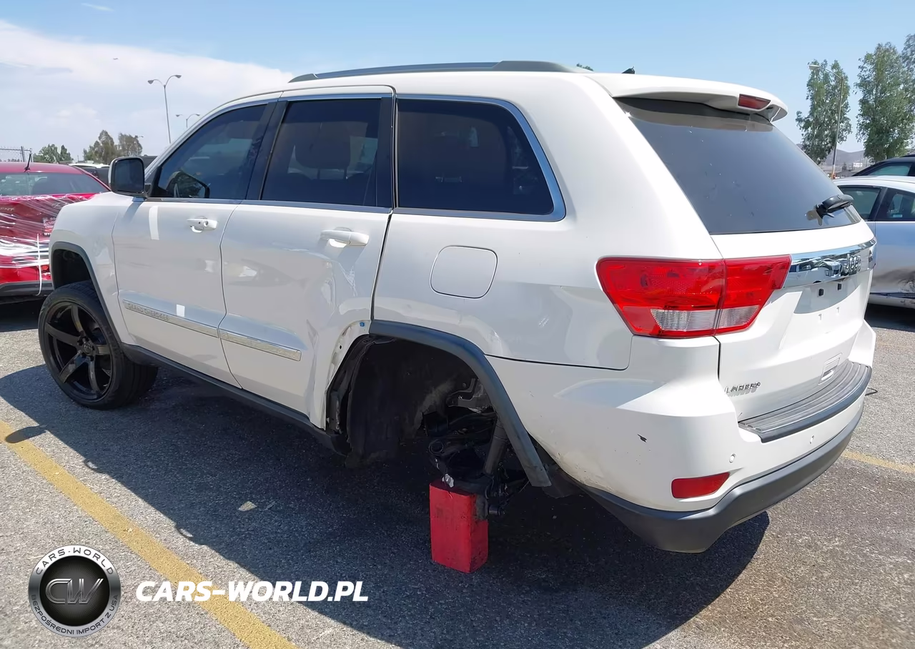 2012 Jeep Grand Cherokee Laredo VIN:1C4RJEAG3CC239977 - 3