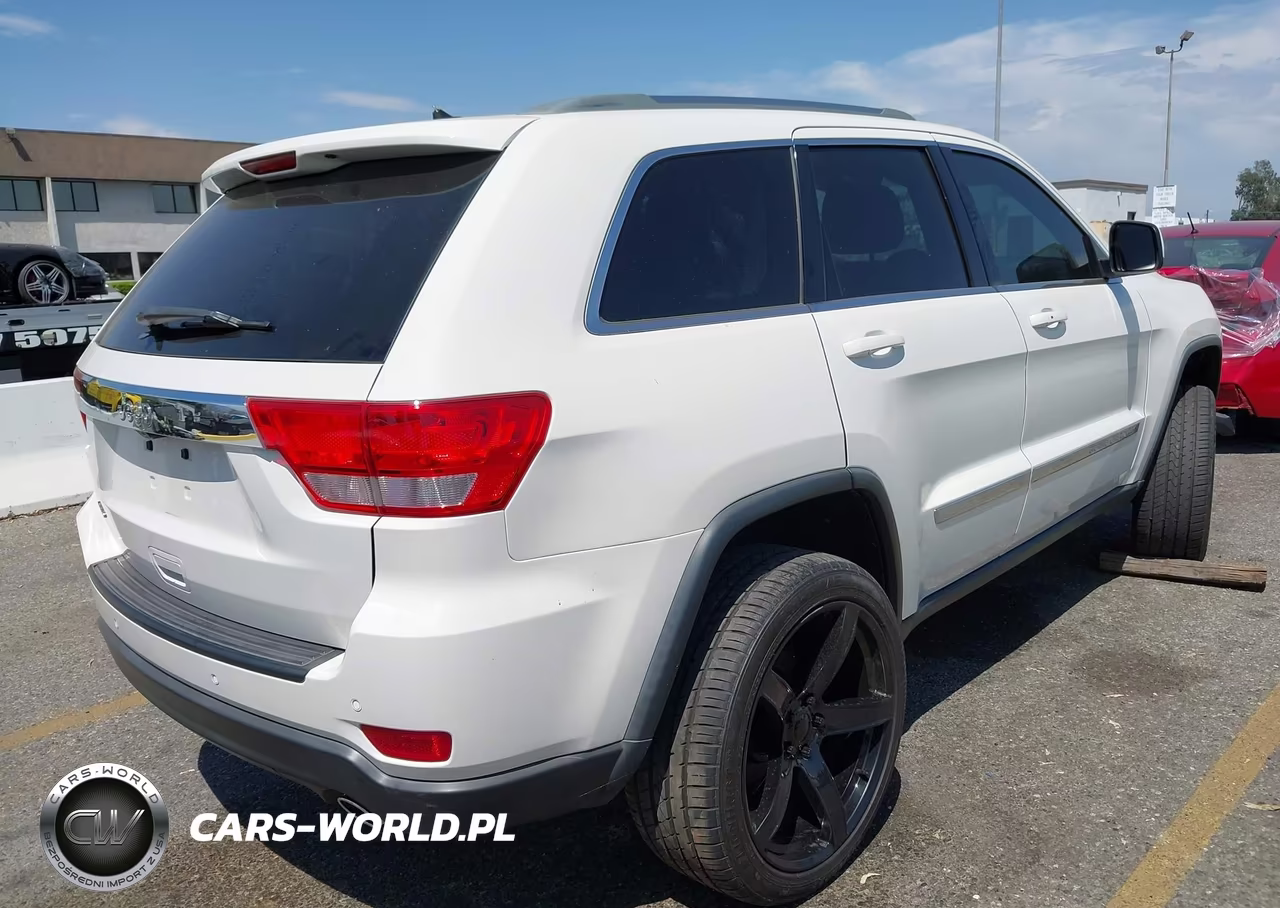 2012 Jeep Grand Cherokee Laredo VIN:1C4RJEAG3CC239977 - 4