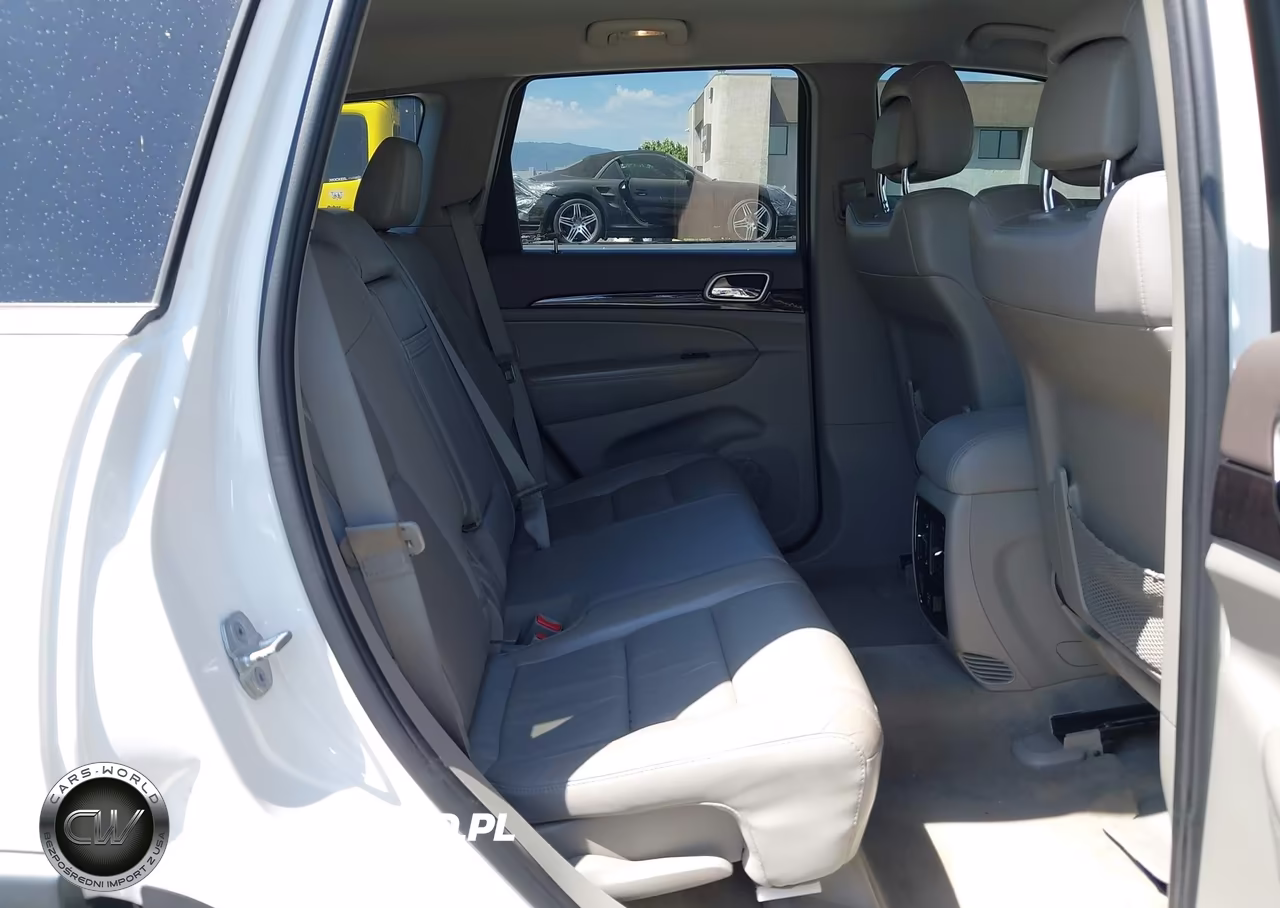 2012 Jeep Grand Cherokee Laredo VIN:1C4RJEAG3CC239977 - 8