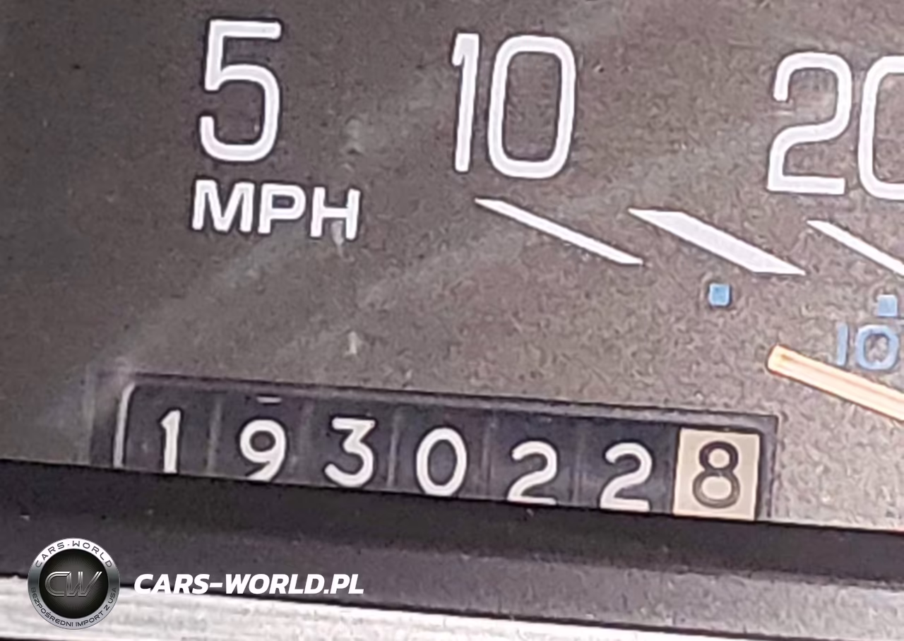 1988 Oldsmobile Delta 88 Royale Brougham VIN:1G3HY54CXJW383523 - 15