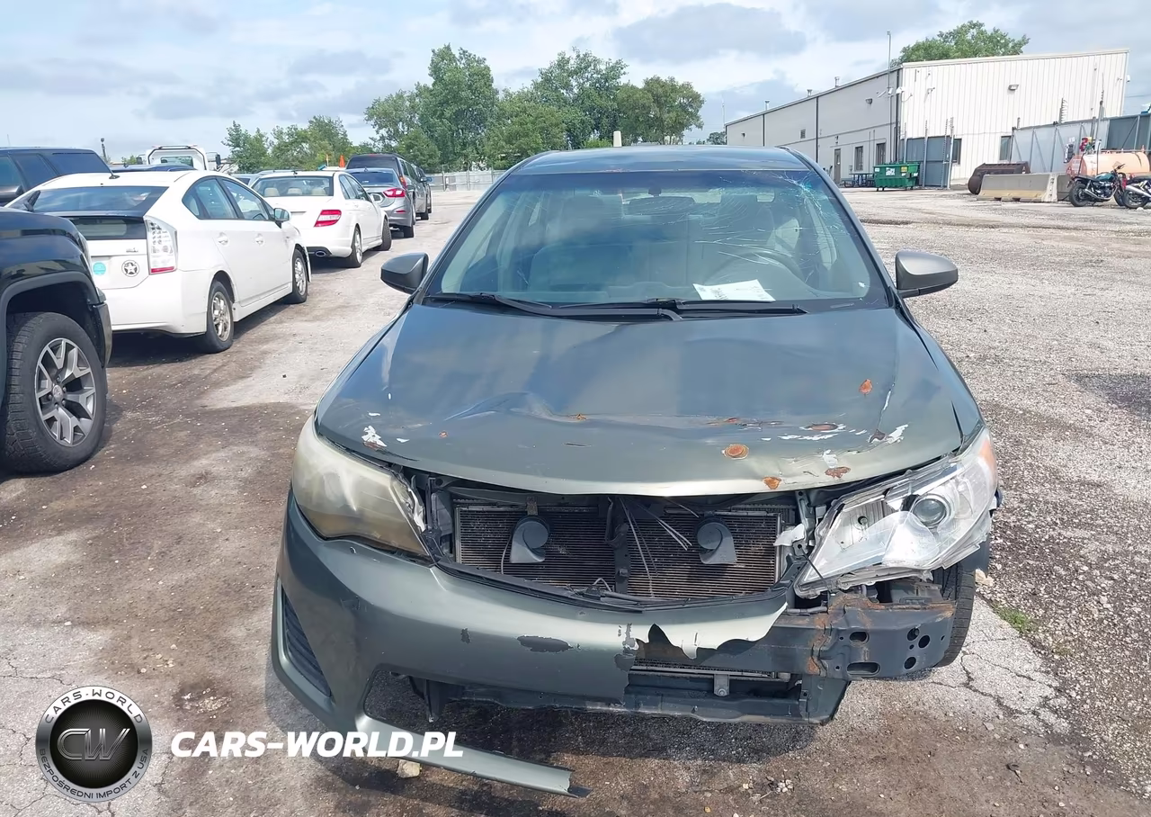 2014 Toyota Camry Le VIN:4T4BF1FK5ER415600 - 12