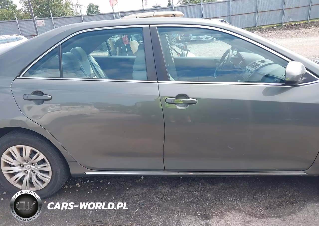 2014 Toyota Camry Le VIN:4T4BF1FK5ER415600 - 13
