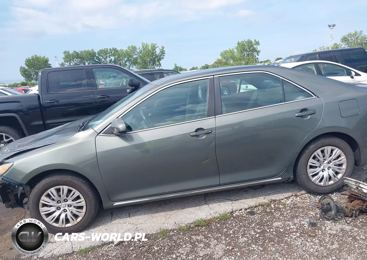2014 Toyota Camry Le VIN:4T4BF1FK5ER415600 - 14