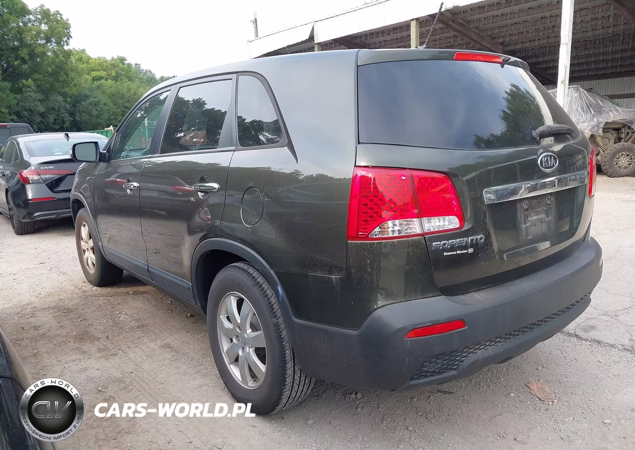 2013 Kia Sorento Lx VIN:5XYKT3A1XDG317096 - 3