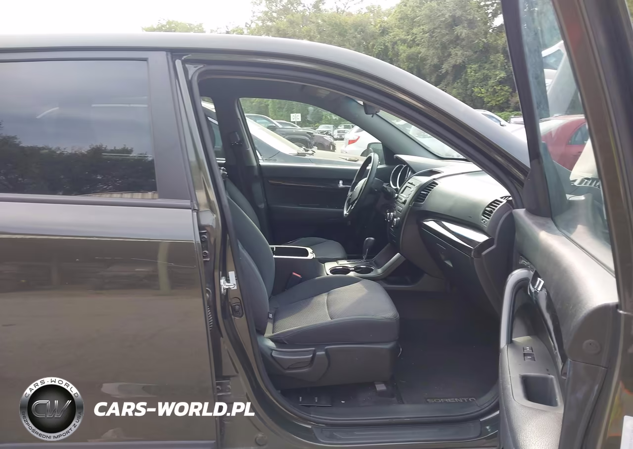 2013 Kia Sorento Lx VIN:5XYKT3A1XDG317096 - 5